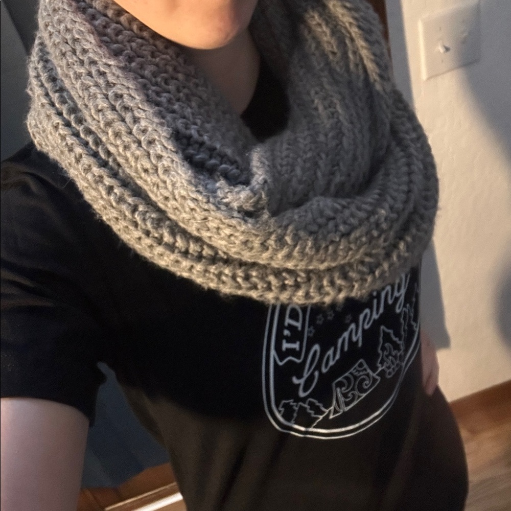 Abercrombie & Fitch Gray Chunky Knit Soft Scarf